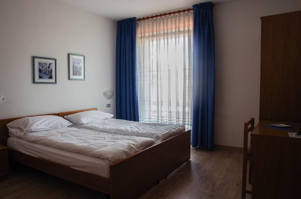 Hotel Villa Al Vento Torbole Sul Garda Kültér fotó
