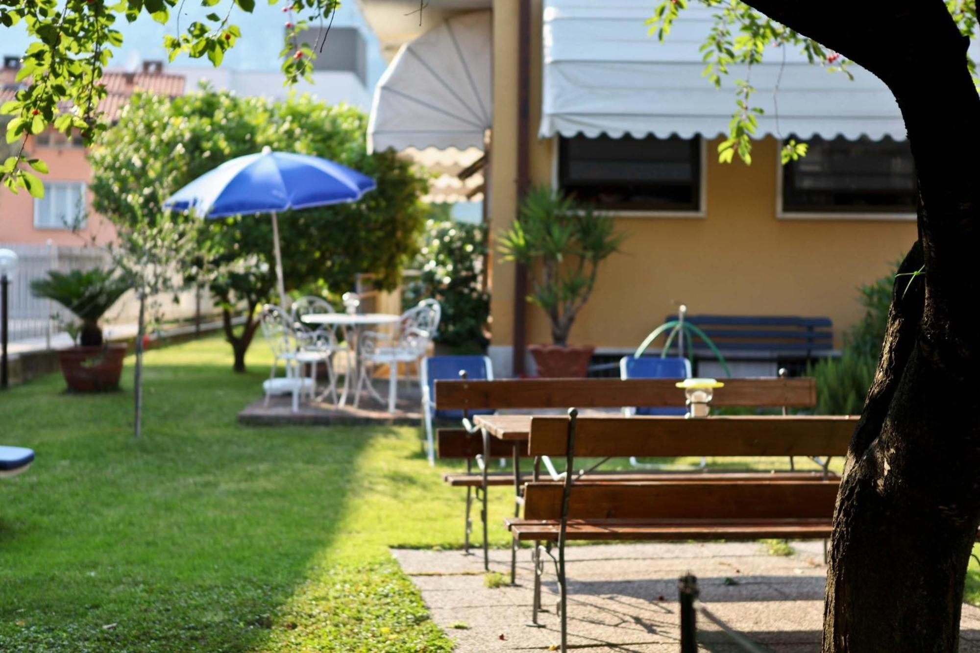 Hotel Villa Al Vento Torbole Sul Garda Kültér fotó