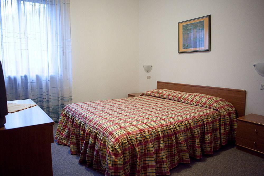 Hotel Villa Al Vento Torbole Sul Garda Kültér fotó