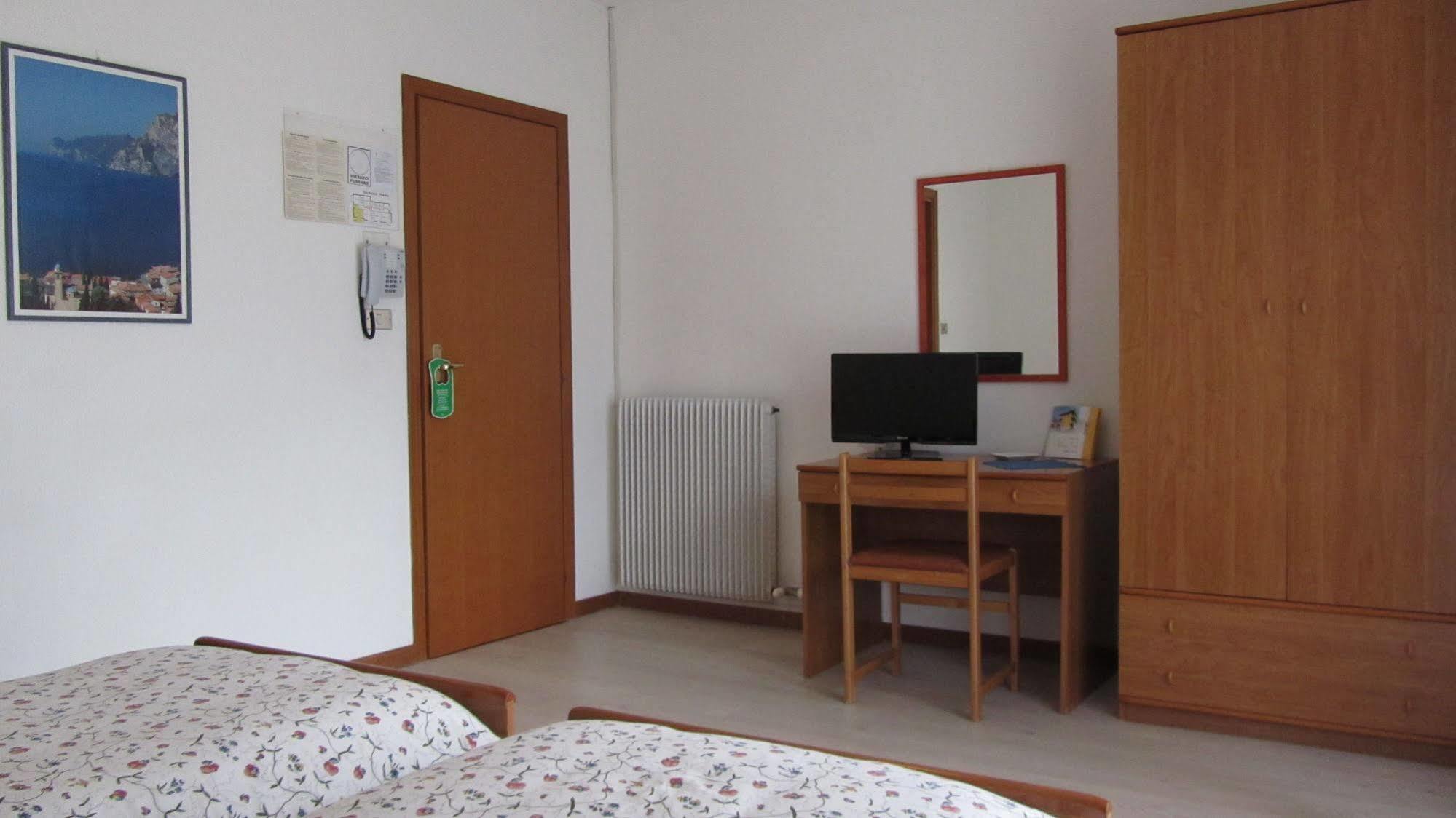 Hotel Villa Al Vento Torbole Sul Garda Kültér fotó