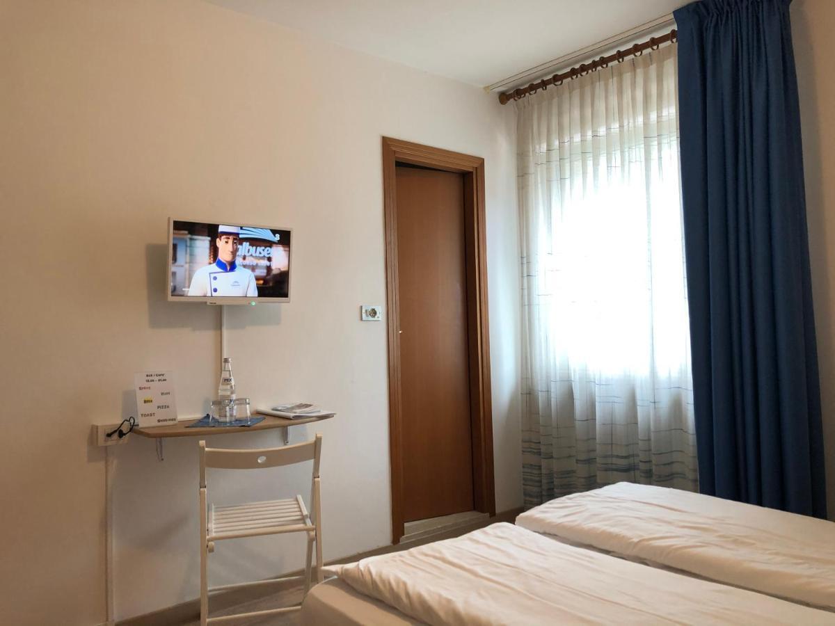 Hotel Villa Al Vento Torbole Sul Garda Kültér fotó
